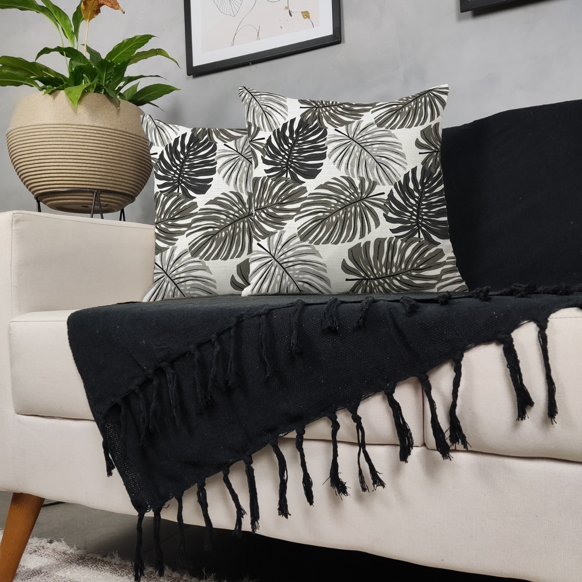 Kit Manta Para Sofá Preta + 2 Capas De Almofada Com Zíper Cor:06